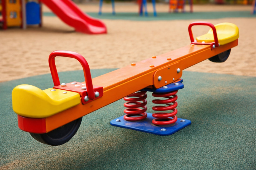 качели двор детская площадка благоустройство дальневосточных дворов