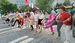 Полсотни жильцов многоэтажки впервые примут участие в праздничном шествии на 170-летие Благовещенска