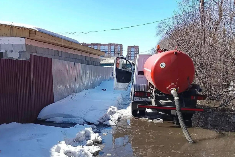 гстк таяние снега лужи вода подтопление откачка автоцистерна