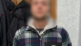 Сломавшего лавочки на «Трибуна Холл» благовещенца задержала полиция