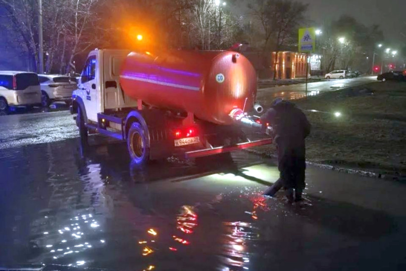 откачка луж воды гстк ливневки водоотведение