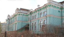Историческое здание кардиоцентра в Благовещенске начало преображаться после пожара
