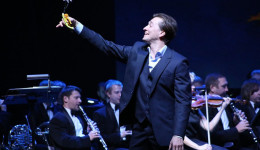 Сергей Безруков привезет в Благовещенск «Маленького принца» из Москвы, кукольный спектакль из Санкт-Петербурга и мюзикл из Нягани