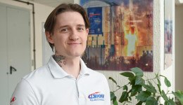 Как стать голосом ракеты: выпускник АмГУ Даниил Гамза озвучивает трансляцию запусков на Восточном