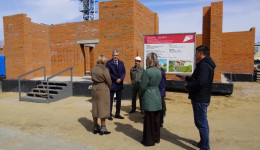 «Хорошие подрядчики должны быть загружены работой»: Василий Орлов оценил строительство поликлиники в Екатеринославке