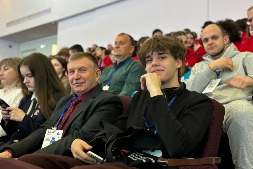 Захар Белоусов ученик школы № 4 города Шимановска, призер финала всероссийской олимпиады школьников по основам безопасности и защите Родины ОБЗР