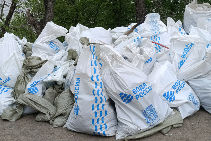 уборка берега очистка реки вода россии уборка мусора
