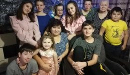 При поддержке государства семья из Белогорска воспитала 17 детей