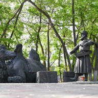 купеческий сквер памятник купцу с верблюдом купец с верблюдом новый памятник новая скульптура