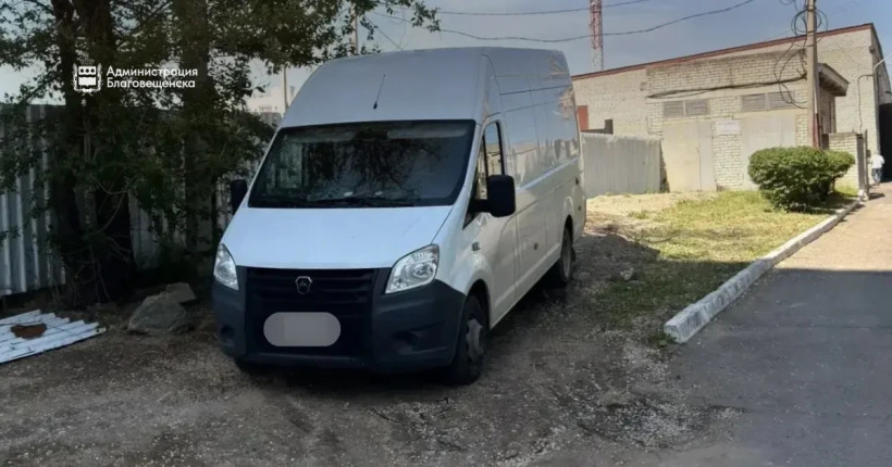 автохамы парковка на газонах