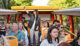 «Как в Париже и Лондоне»: по Благовещенску начал курсировать двухэтажный туристический автобус