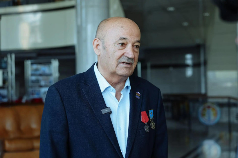 глава Мазановского округа Михаил Пивень