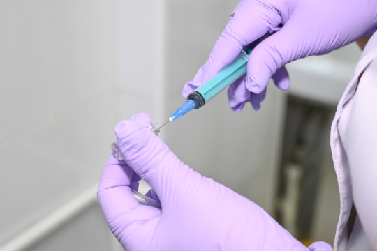 укол вакцина врач процедурный кабинет вакцинация поликлиника больница