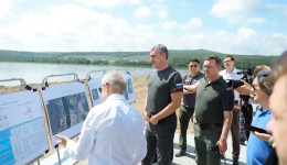 «Каждый такой мост имеет важное значение для нашей страны»: губернатор проверил подготовку к большой стройке в Джалинде