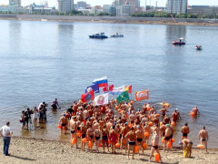 заплыв дружба