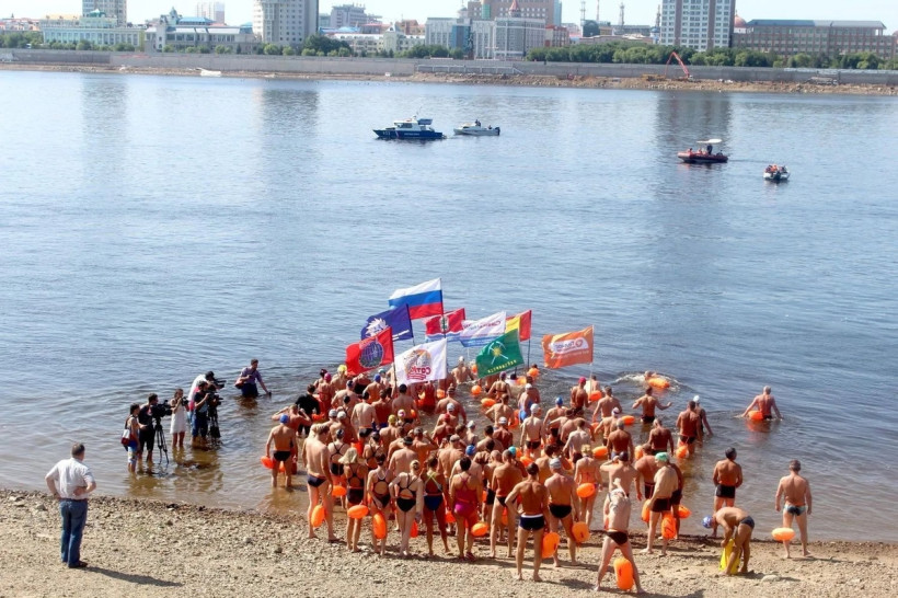 заплыв дружба
