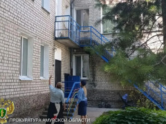 детский сад выпал из окна