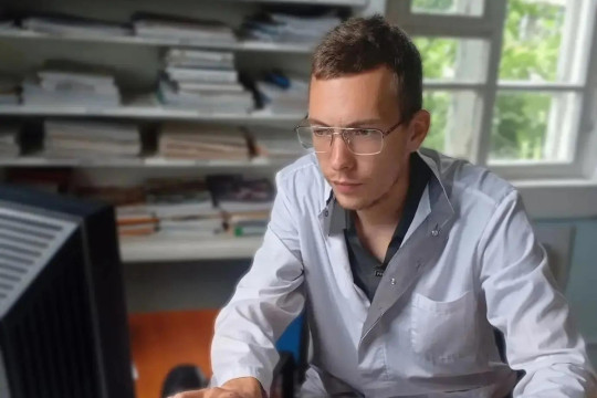 Выпускник Амурского медколледжа Земский фельдшер Семен Воробьев