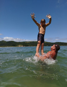 Семейная акробатика на воде