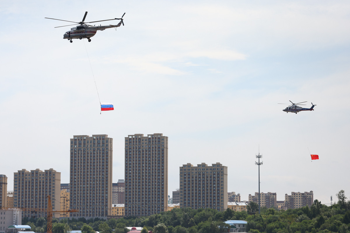 Авария и разлив топлива: Василий Орлов поприветствовал спасателей России и Китая на учениях на реке Амур