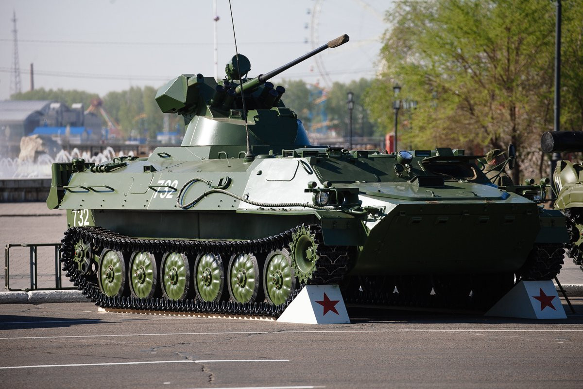 Танки в городе: в Благовещенске открылась выставка военной техники. Фоторепортаж