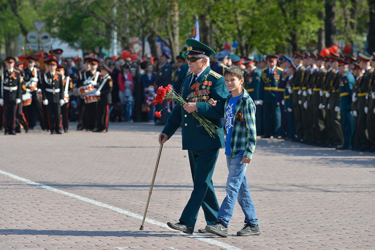 Благовещенцы празднуют 9 Мая. Фоторепортаж с площади Ленина