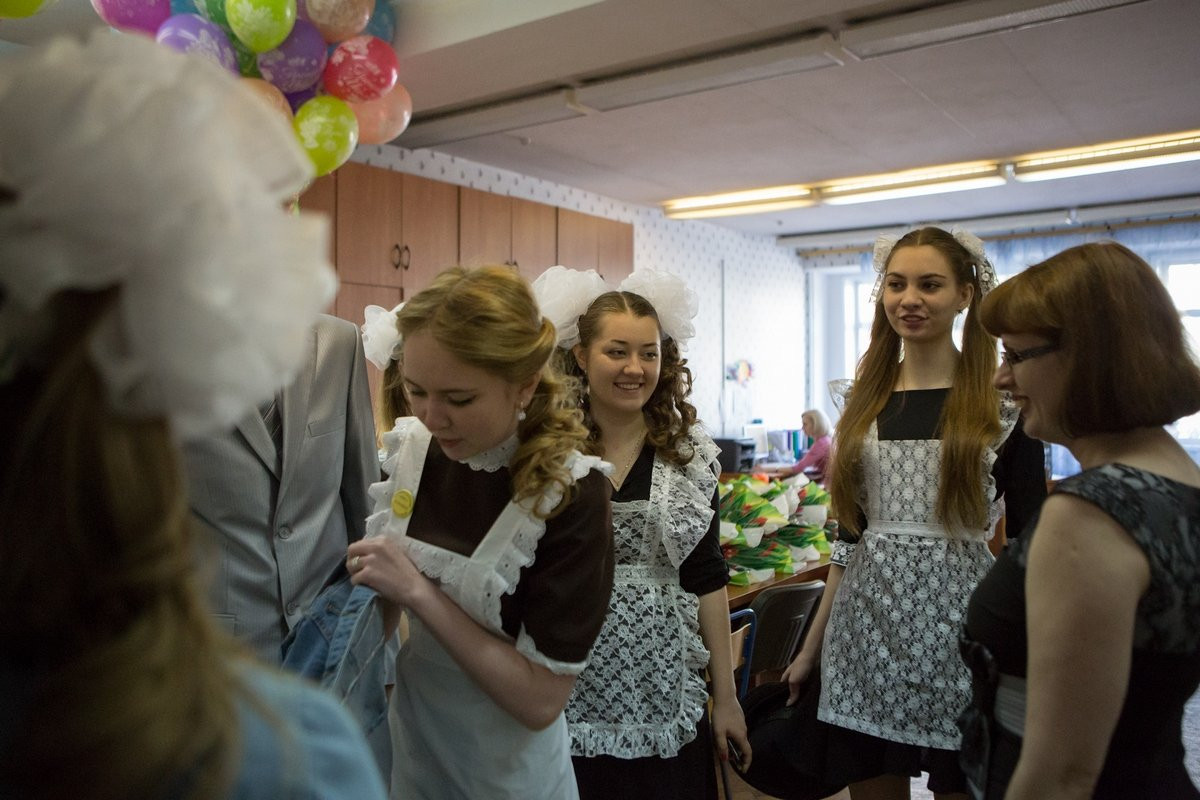 Последний звонок прозвучал для школьников. Фоторепортаж