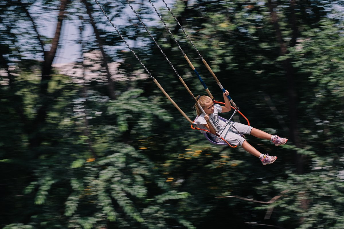 В юбилей горпарка благовещенцев бесплатно катали на колесе обозрения. Фоторепортаж