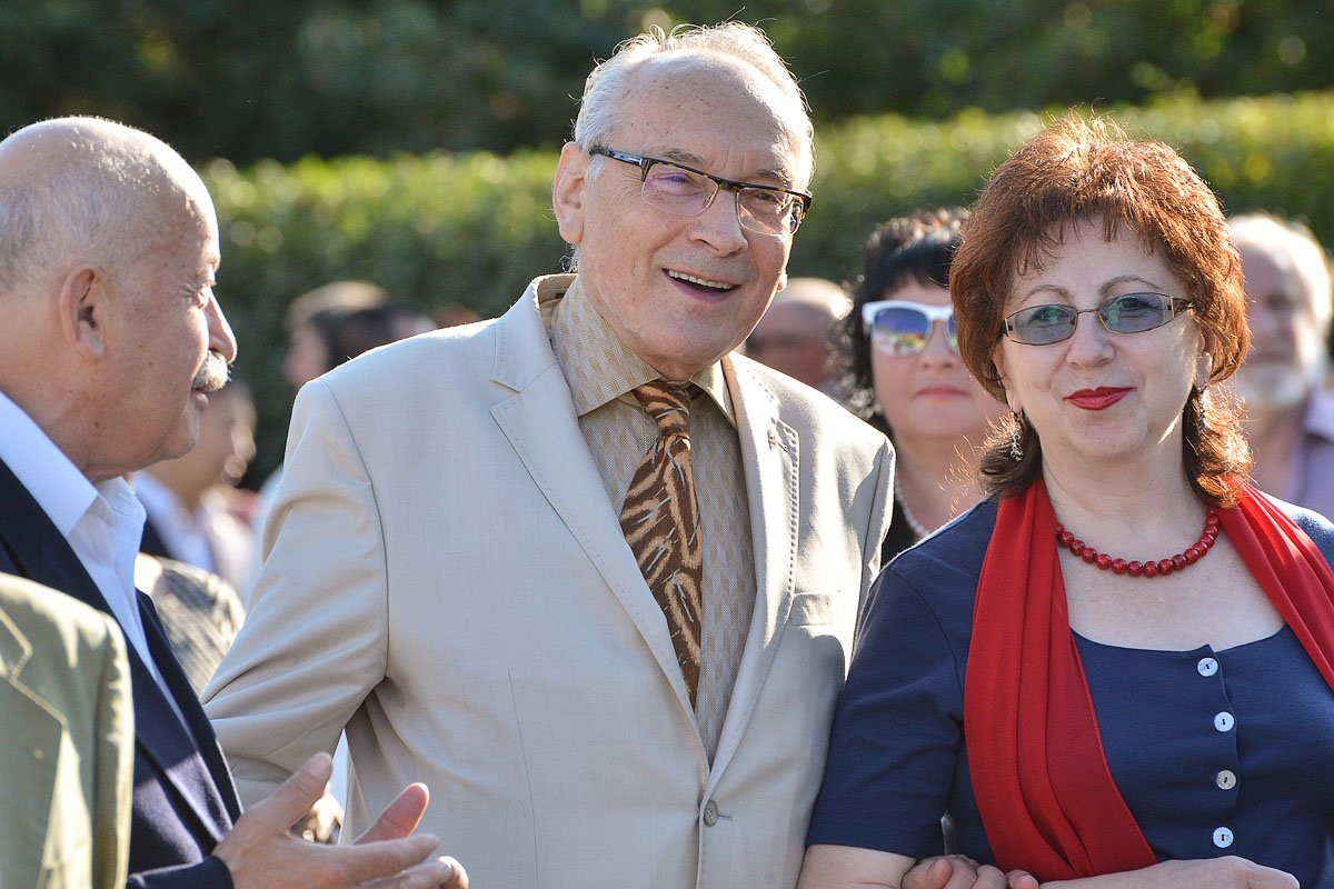 Звезды «Амурской осени» прошли по красной дорожке