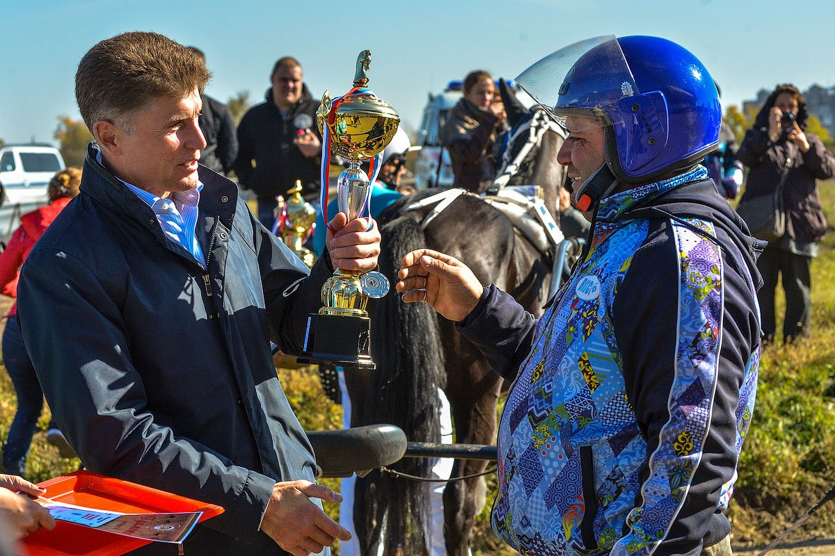 На закрытии скакового сезона в амурской столице разыграли кубки губернатора
