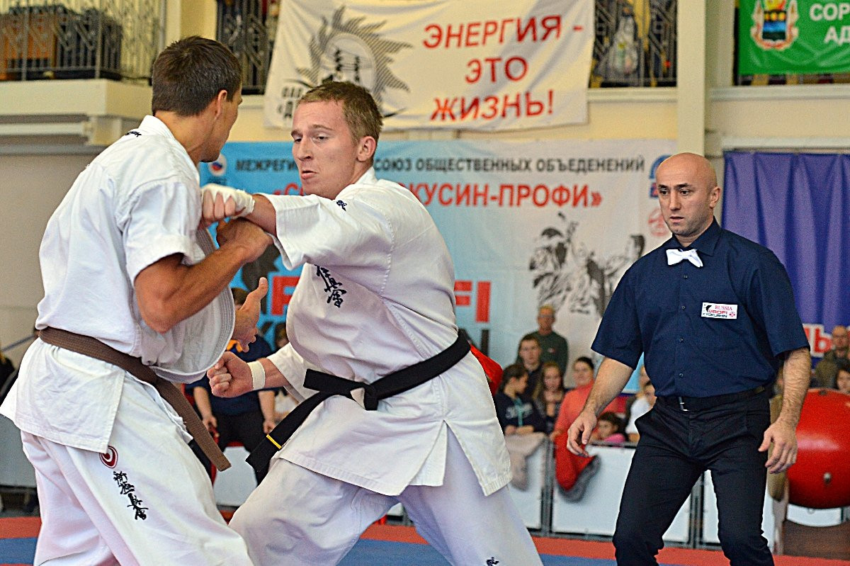 Победителями поединков по карате в областном турнире стали благовещенцы. Фоторепортаж
