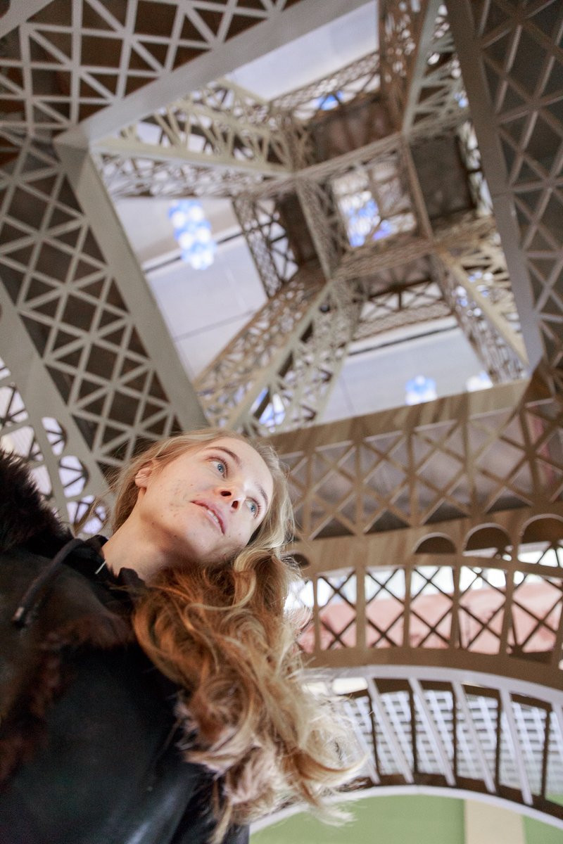 День рождения ТРЦ «Острова» отметил французским поцелуем и хитами от Натальи Гулькиной. (32 ФОТО)