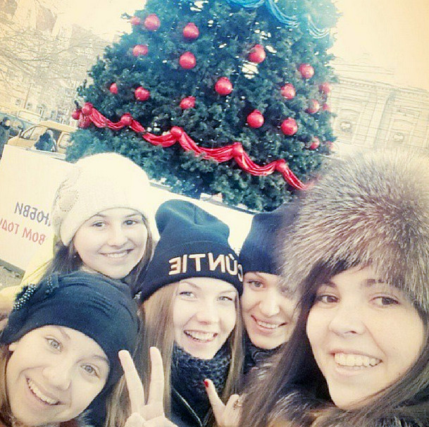 Инстаобзор АП: прогулки под Эйфелевой башней, неправильные скидки и кассир-чувак