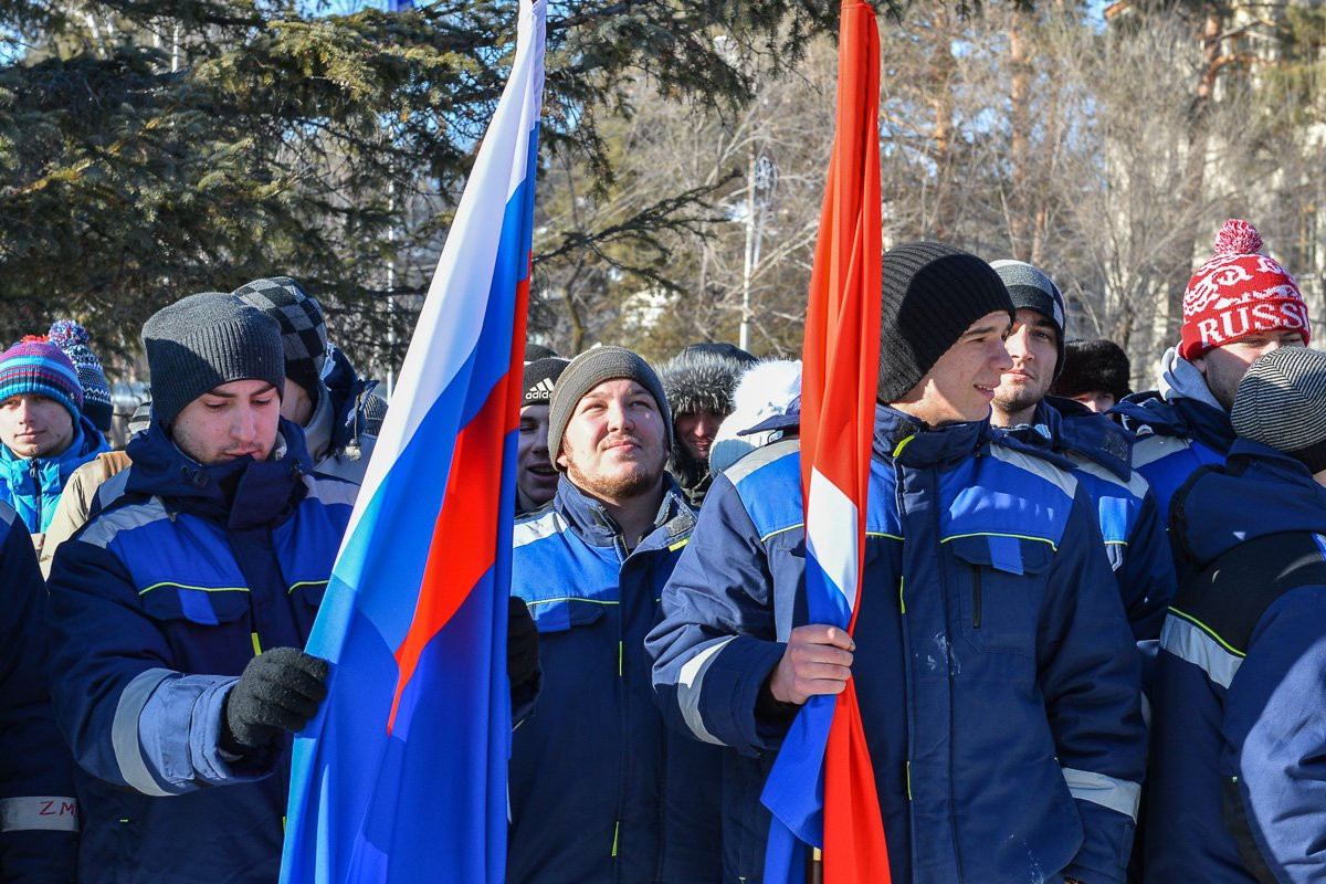 На космодроме стартовала первая зимняя молодежная стройка. Фоторепортаж
