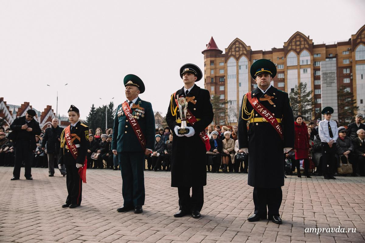 Благовещенцы встретили эстафету Победы. 20 фото