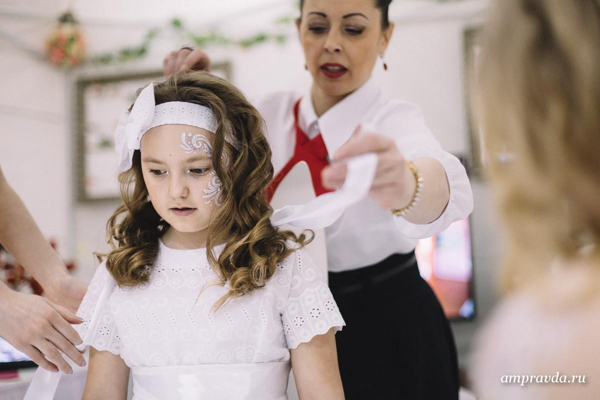 Благовещенских невест расписали свадебными узорами. Фоторепортаж