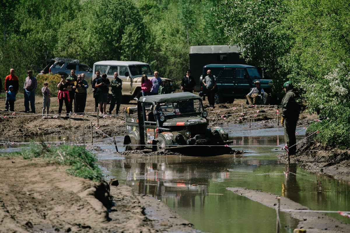 Джипы грязи не боятся. Фоторепортаж с первого этапа областного чемпионата по трофи-рейдам