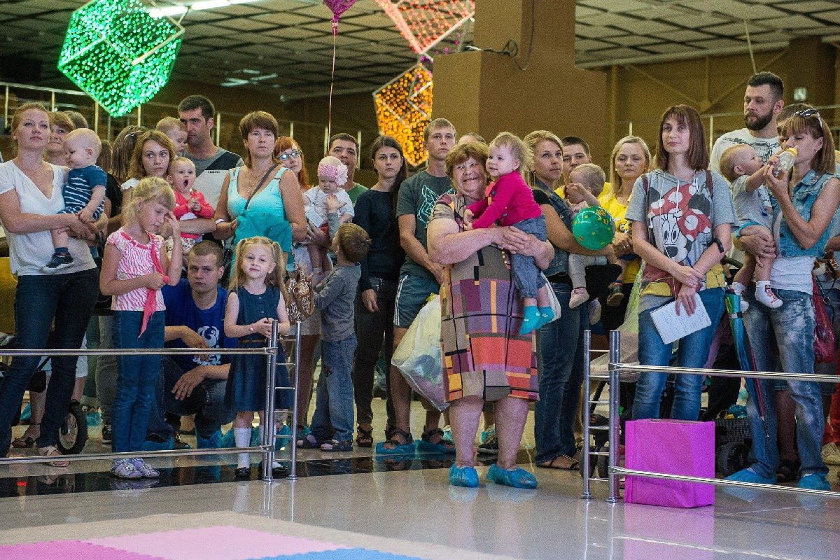 Благовещенские малыши ползали наперегонки