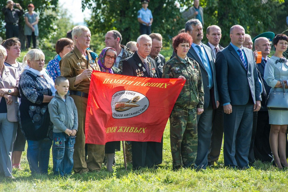В Албазине торжественно предали земле останки защитников острога. Фоторепортаж