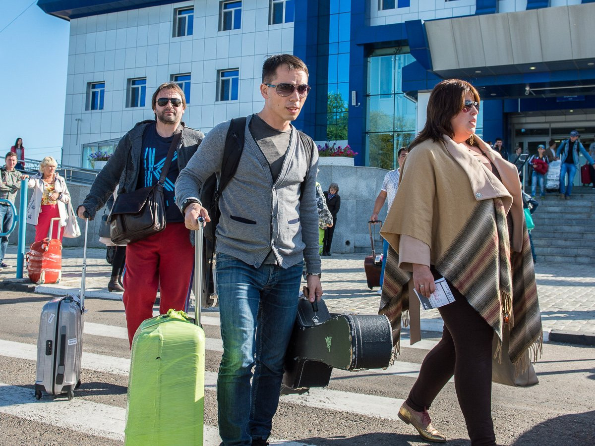 Звездный десант из Москвы задержал амурский туман