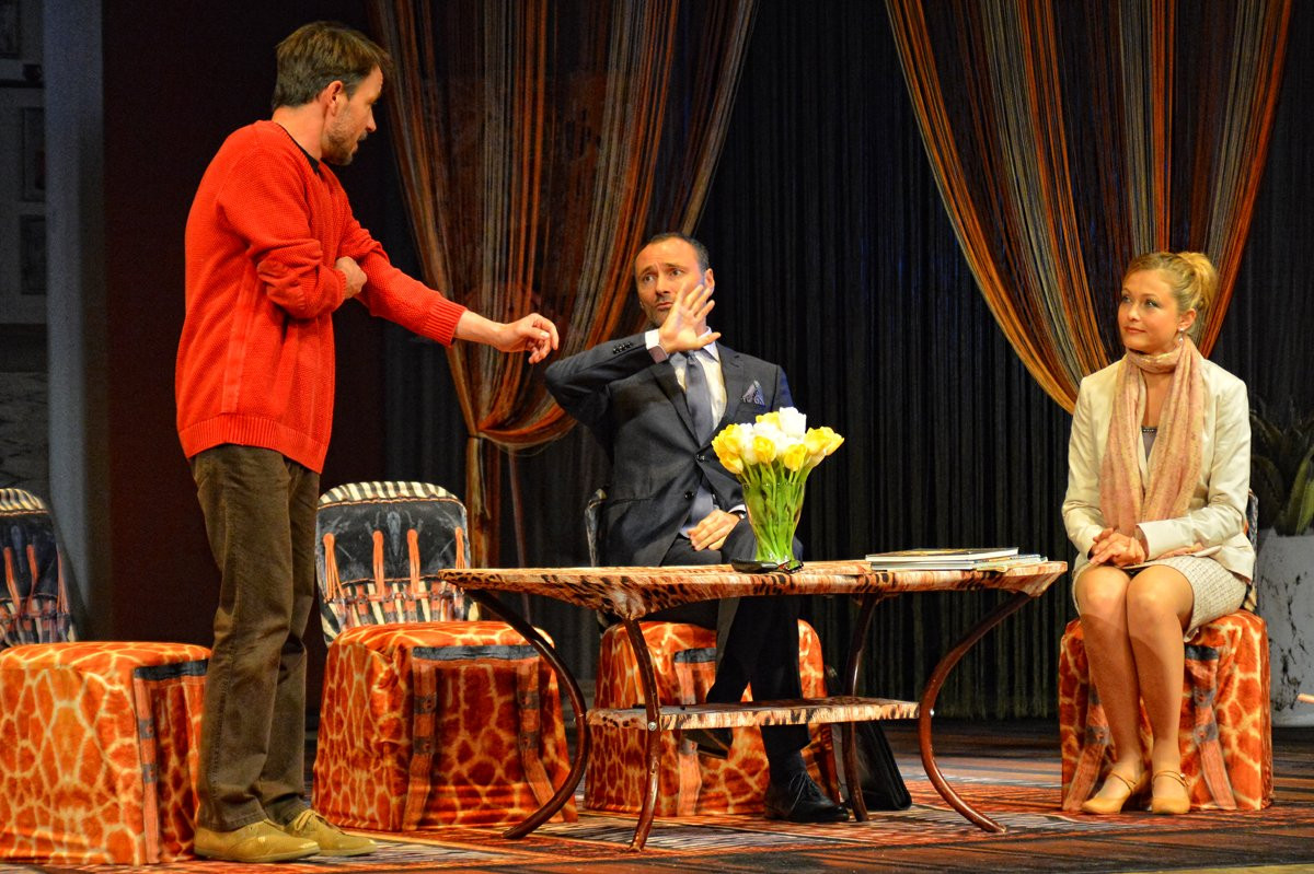 Актеры «Амурской осени» едва сдержали себя «В рамках приличия». Фоторепортаж