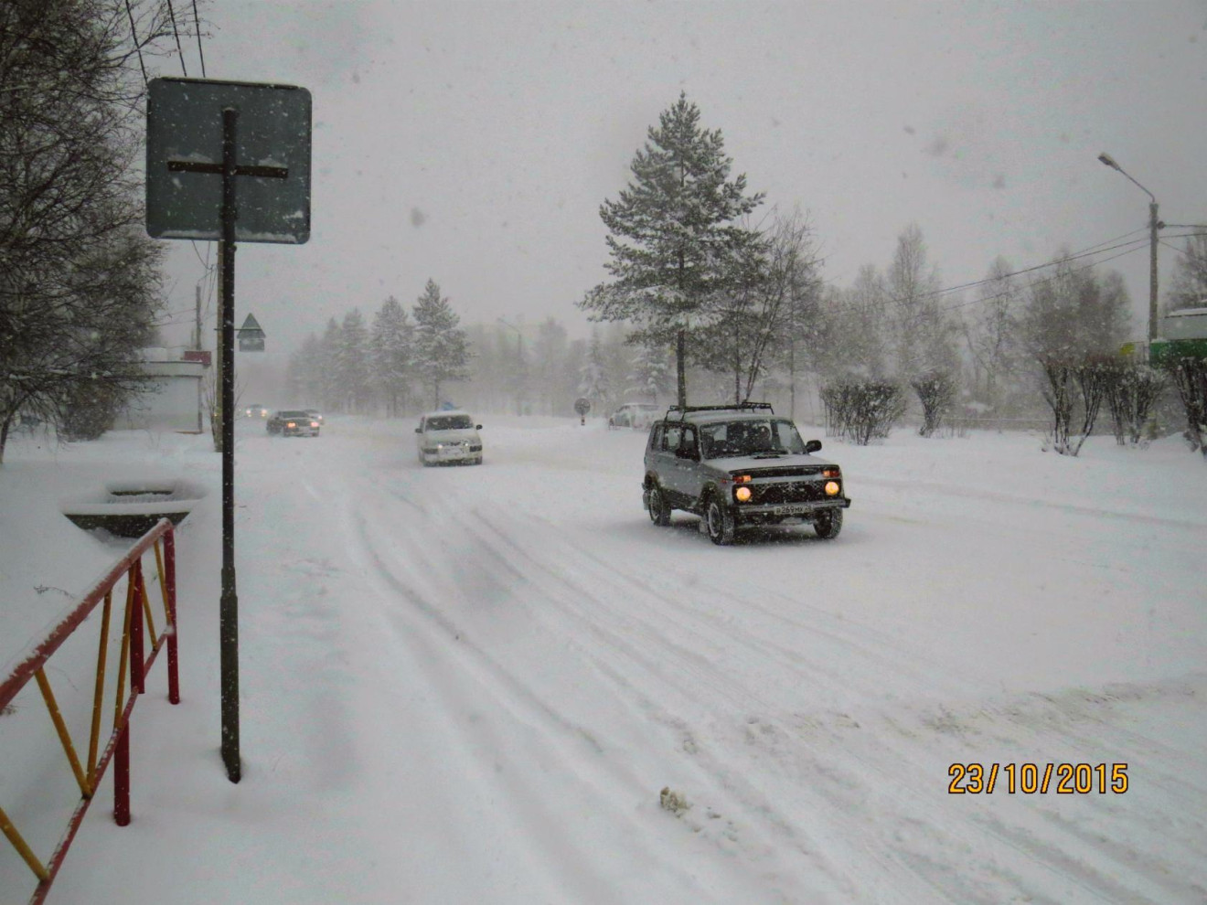 А снег идет. Житель Тынды поделился с АП фотографиями заснеженной столицы БАМа