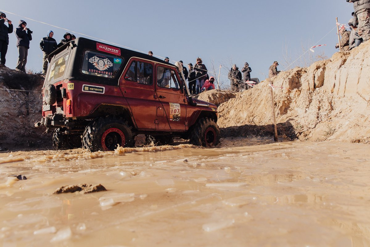 Бои внедорожников и экстремальные трюки. Фоторепортаж с закрытия сезона трофи