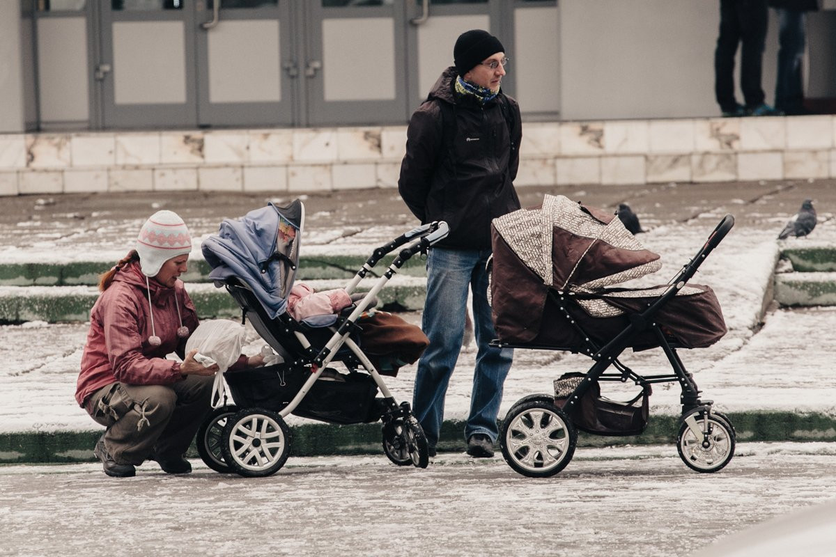 В Благовещенске дождь за ночь превратился в снег. Фоторепортаж