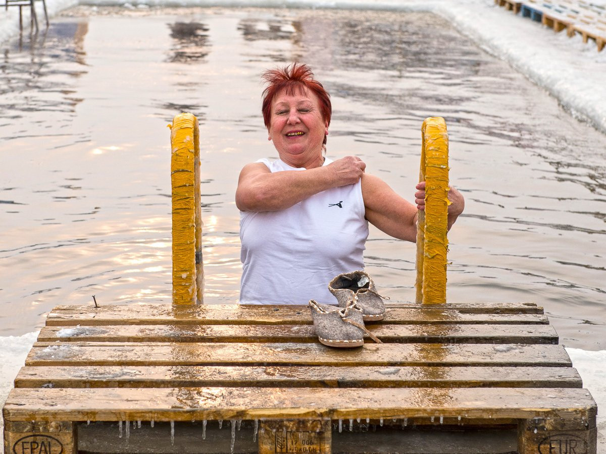 Благовещенцы окунулись в ледяную воду. Фотовидеорепортаж с иордани