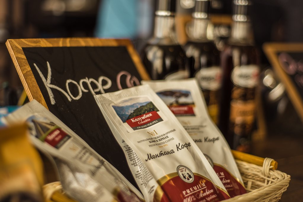 Изба-читальня на новый лад: книги с чашечкой кофе подают в областной библиотеке. Фоторепортаж