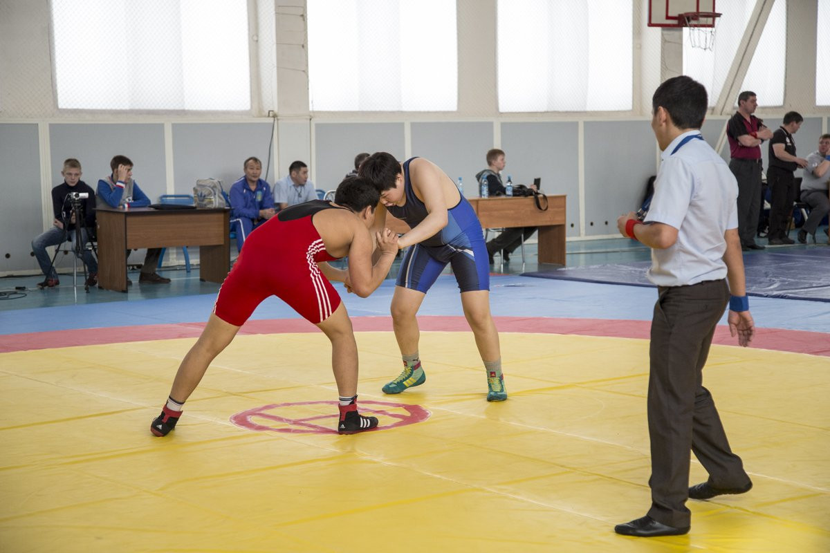 В Благовещенске соревнуются борцы со всего Дальнего Востока (фото)