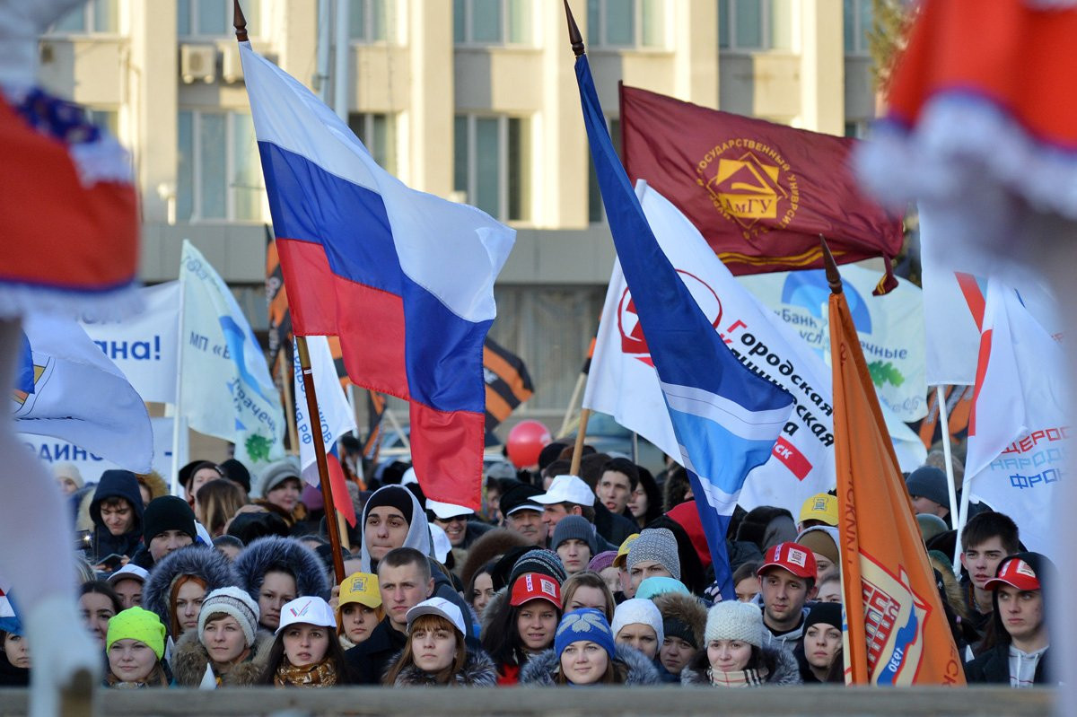Митинг в честь второй годовщины воссоединения Крыма с Россией прошел в Благовещенске. Фоторепортаж