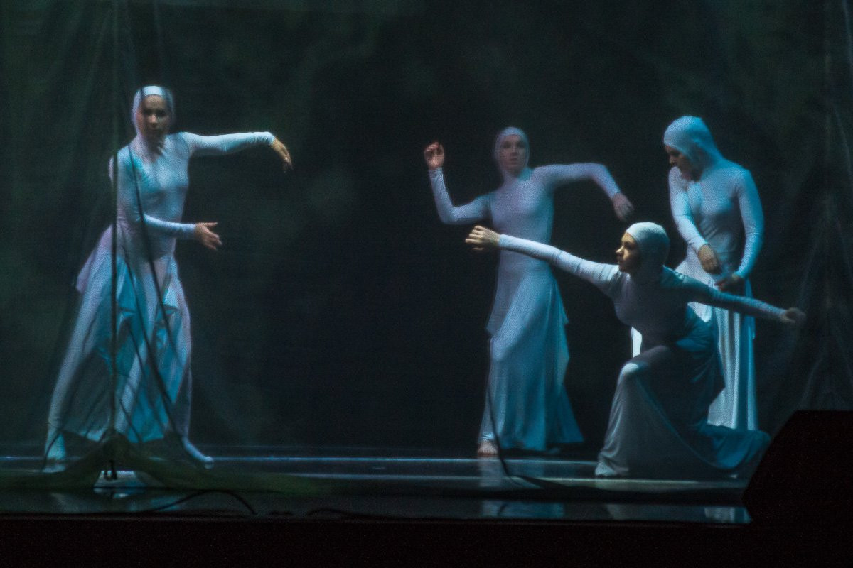 Амурские студенты показали таланты на сцене областной филармонии. Фоторепортаж