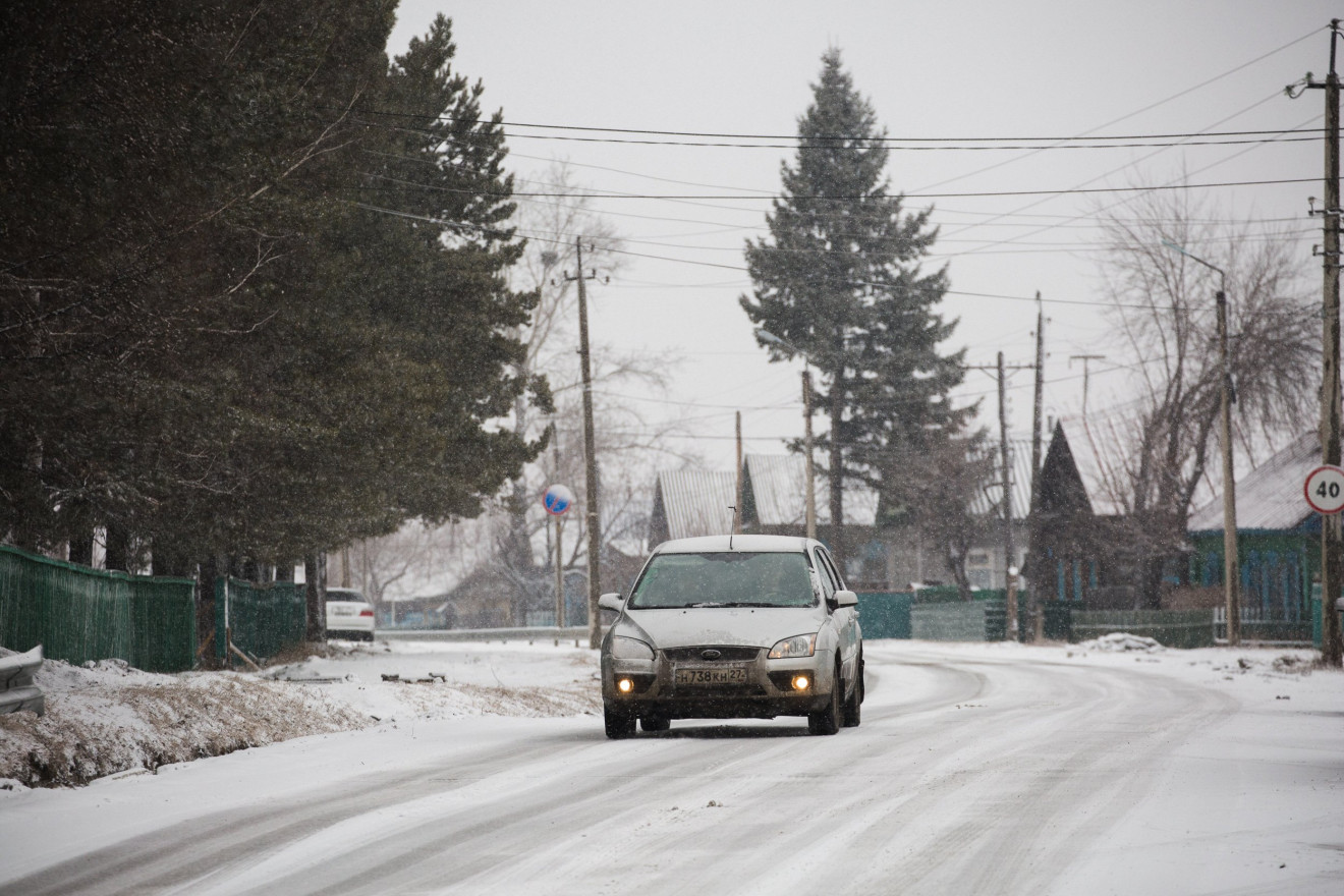 Как Шимановск замело мокрым снегом. Фоторепортаж